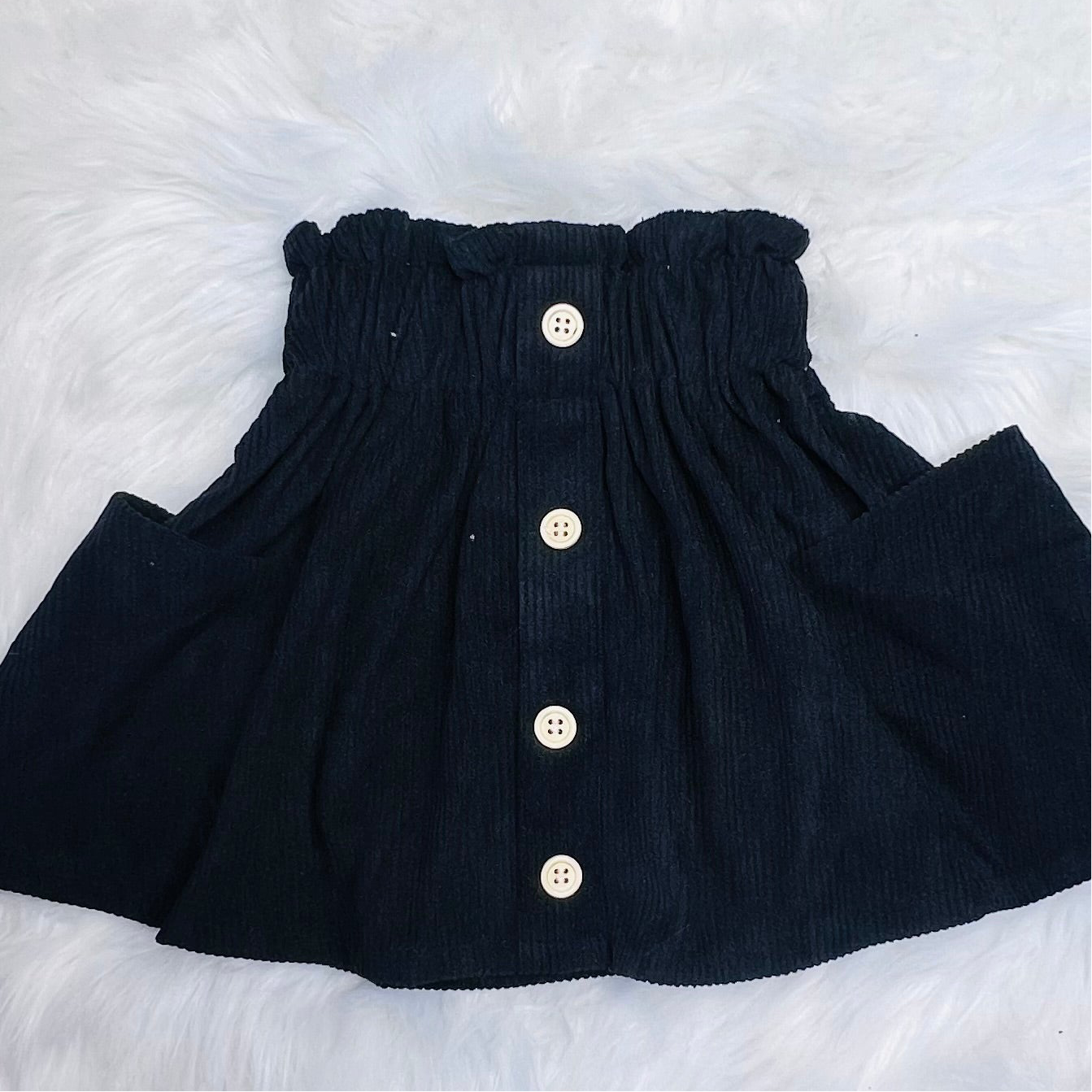 Black corduroy pocket-skirt