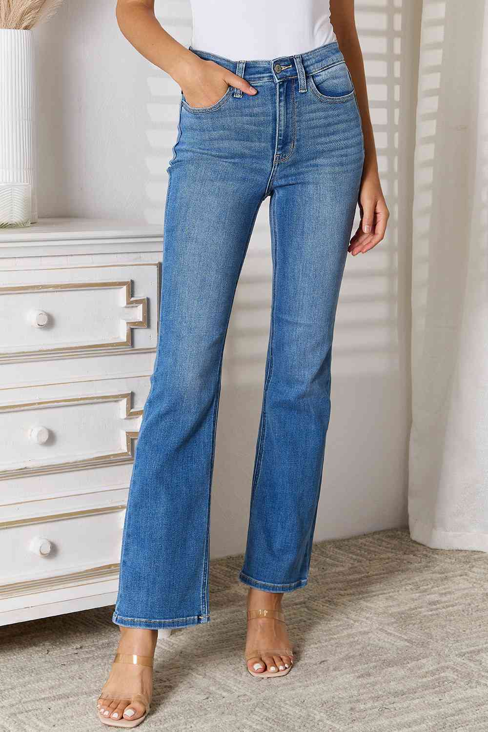 Judy Blue Full Size Straight Leg Jeans with Pockets